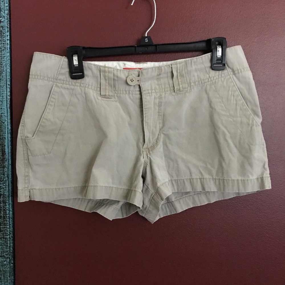 MOSSissue khaki shorts